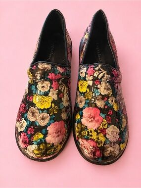 Floral Patent Leather Slip-On Mules in Multicolor